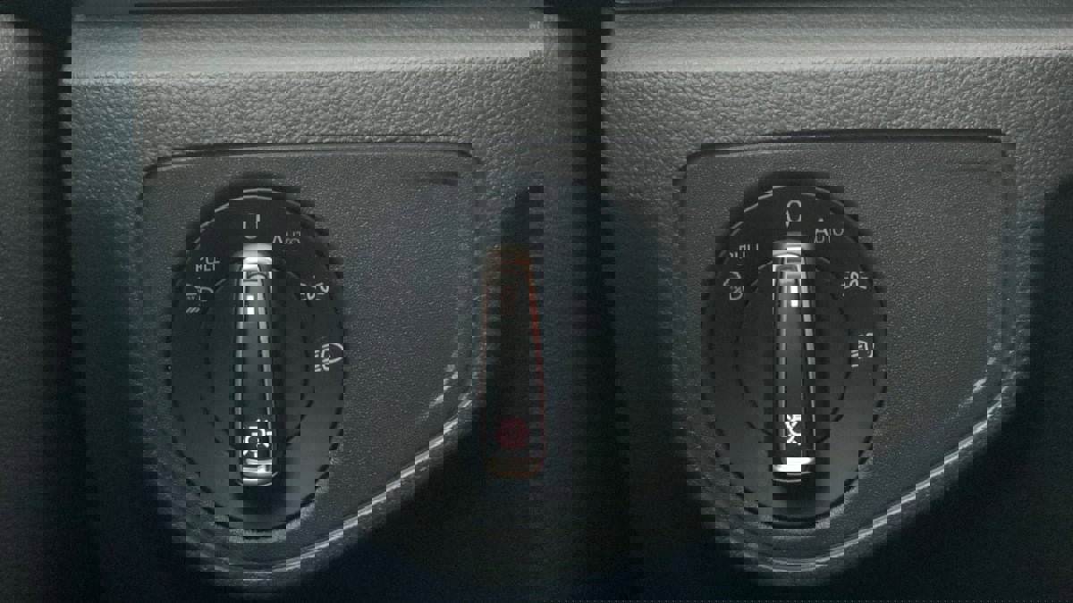 Used 2022 Volkswagen Atlas SEL Premium image 17