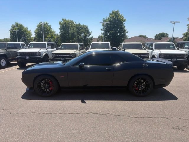 Used 2015 Dodge Challenger SRT w/ Technology Group RWD image 5