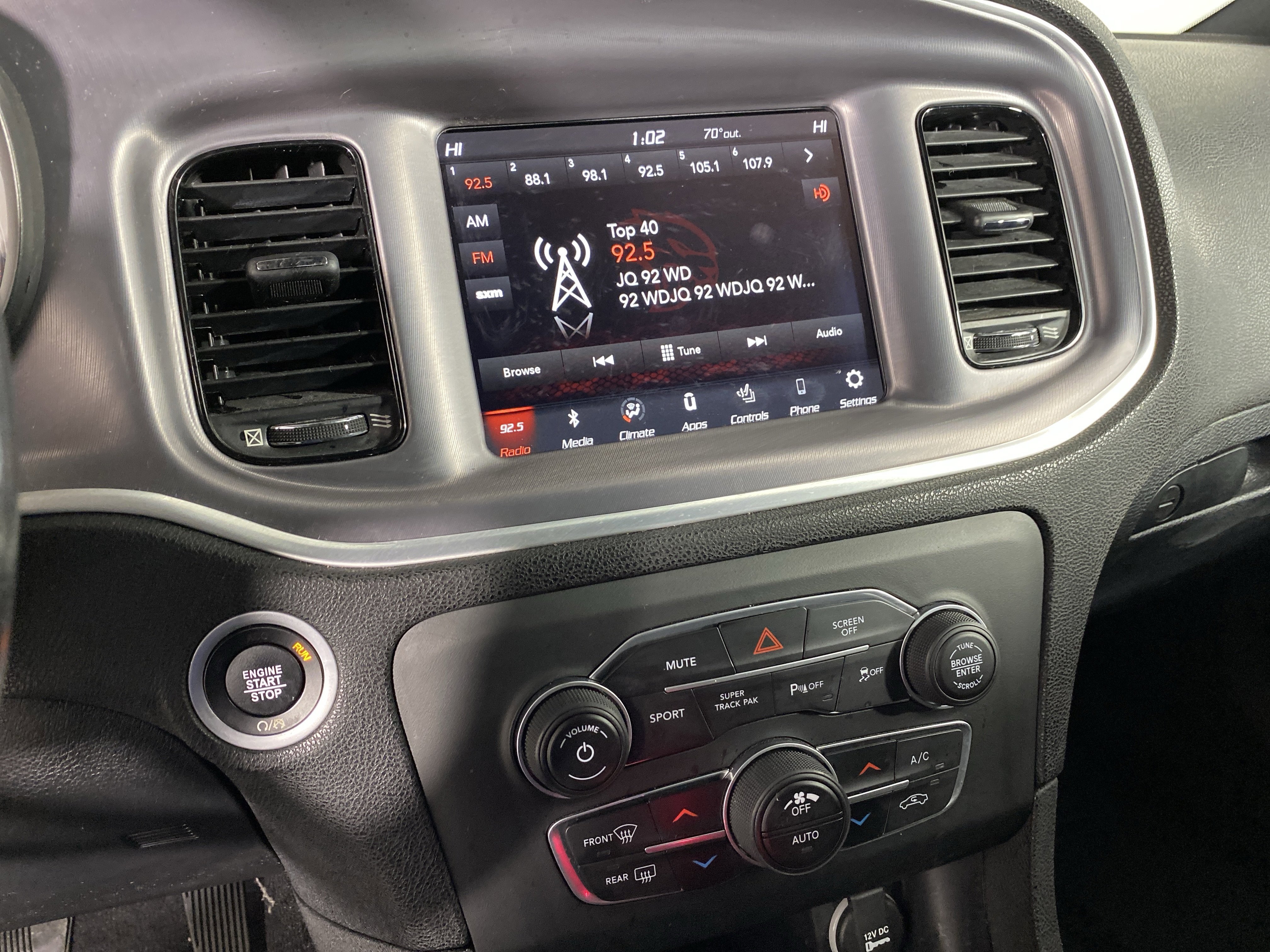 Used 2019 Dodge Charger SXT w/ Blacktop Package image 29