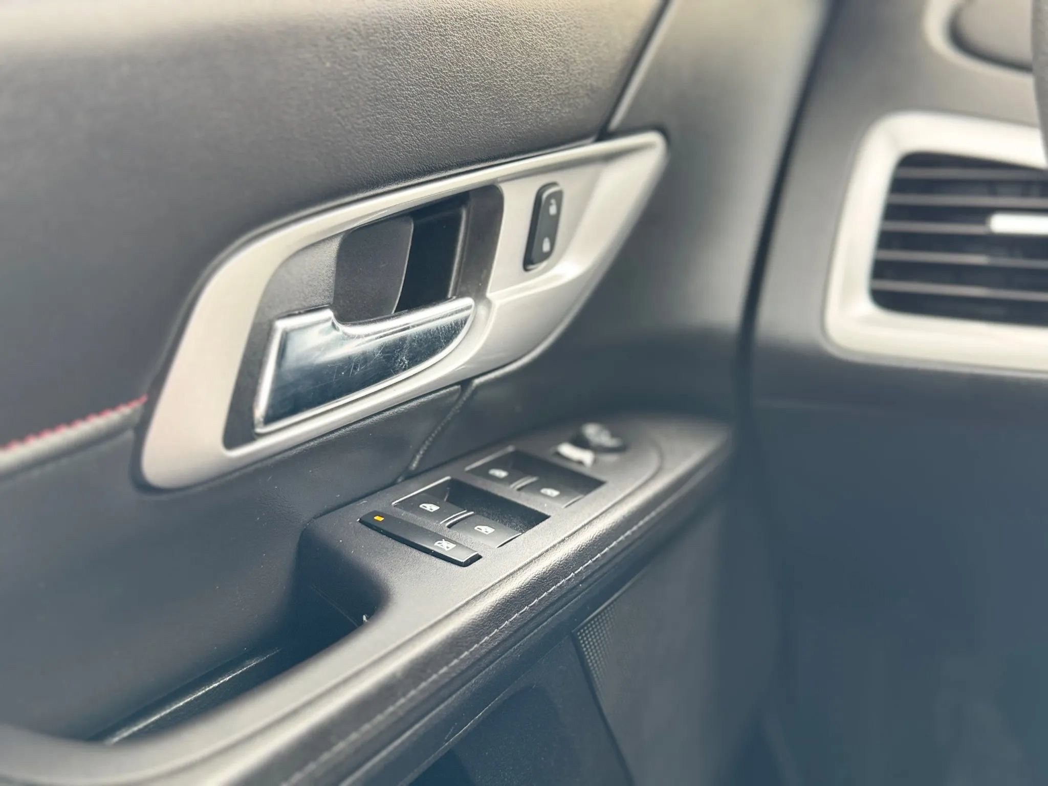 Used 2017 GMC Terrain SLE image 35
