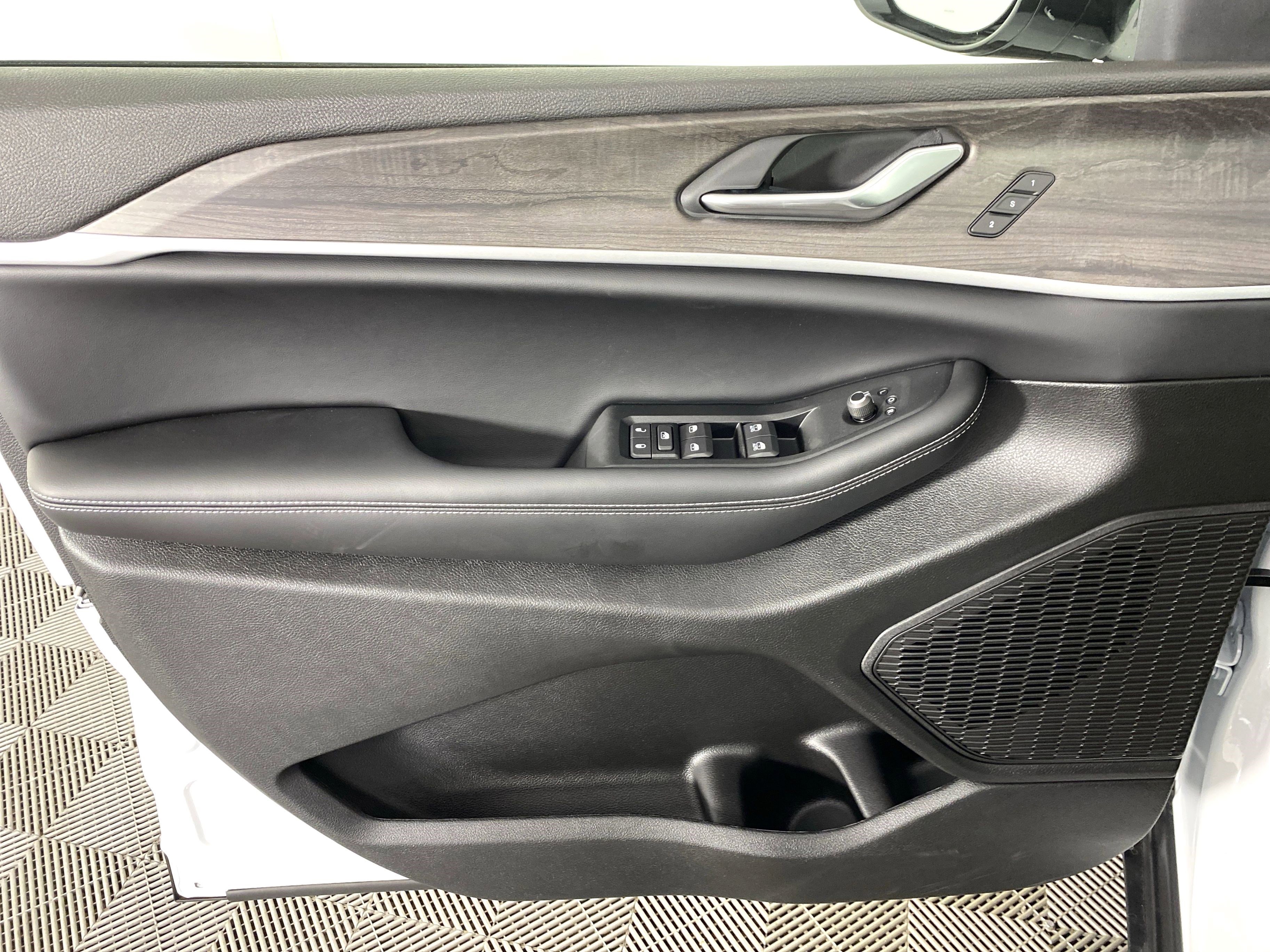 New 2025 Jeep Grand Cherokee L Limited w/ Black Appearance Package image 14