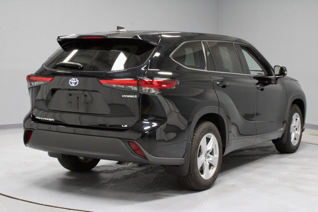Used 2022 Toyota Highlander LE AWD/4WD image 10