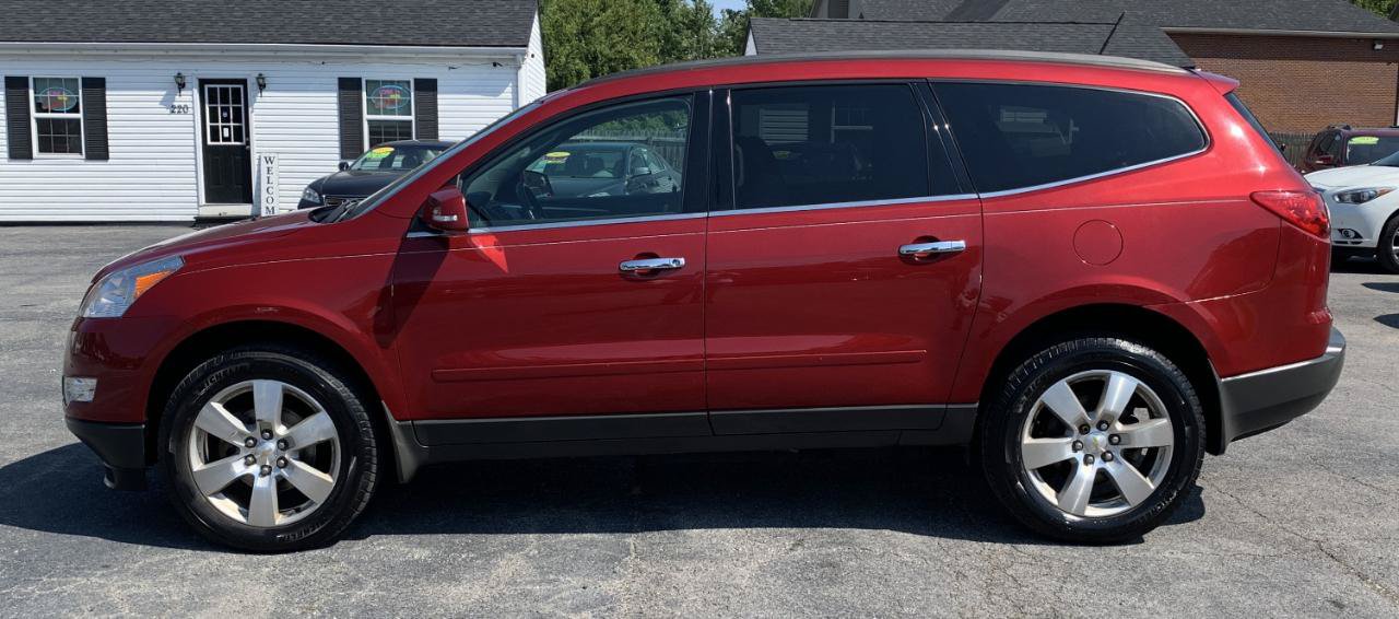 Used 2012 Chevrolet Traverse LT w/ All-Star Edition FWD image 2