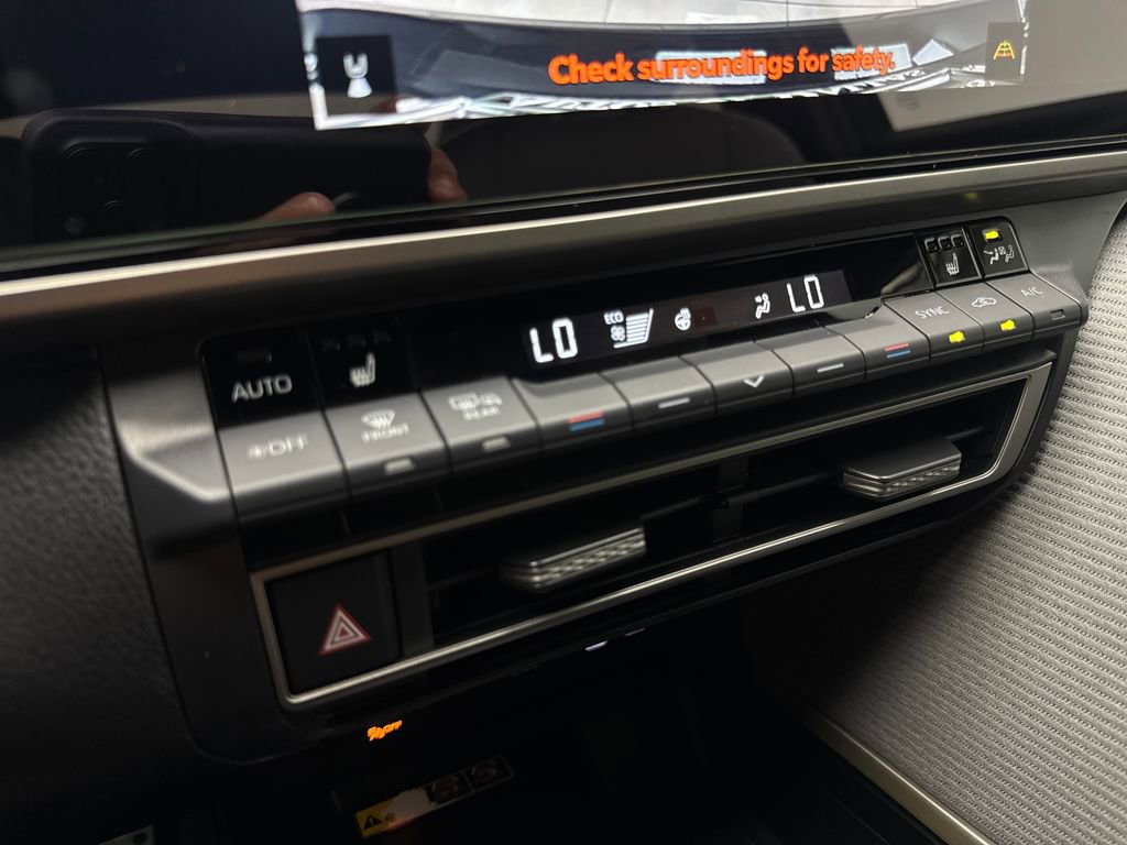 Used 2025 Toyota Camry SE w/ Multimedia Upgrade Package FWD image 67