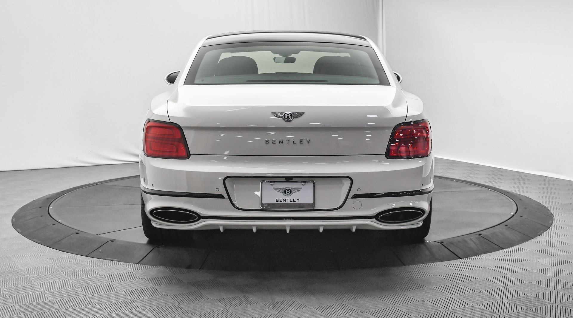 New 2025 Bentley Flying Spur Plug-In Hybrid image 10