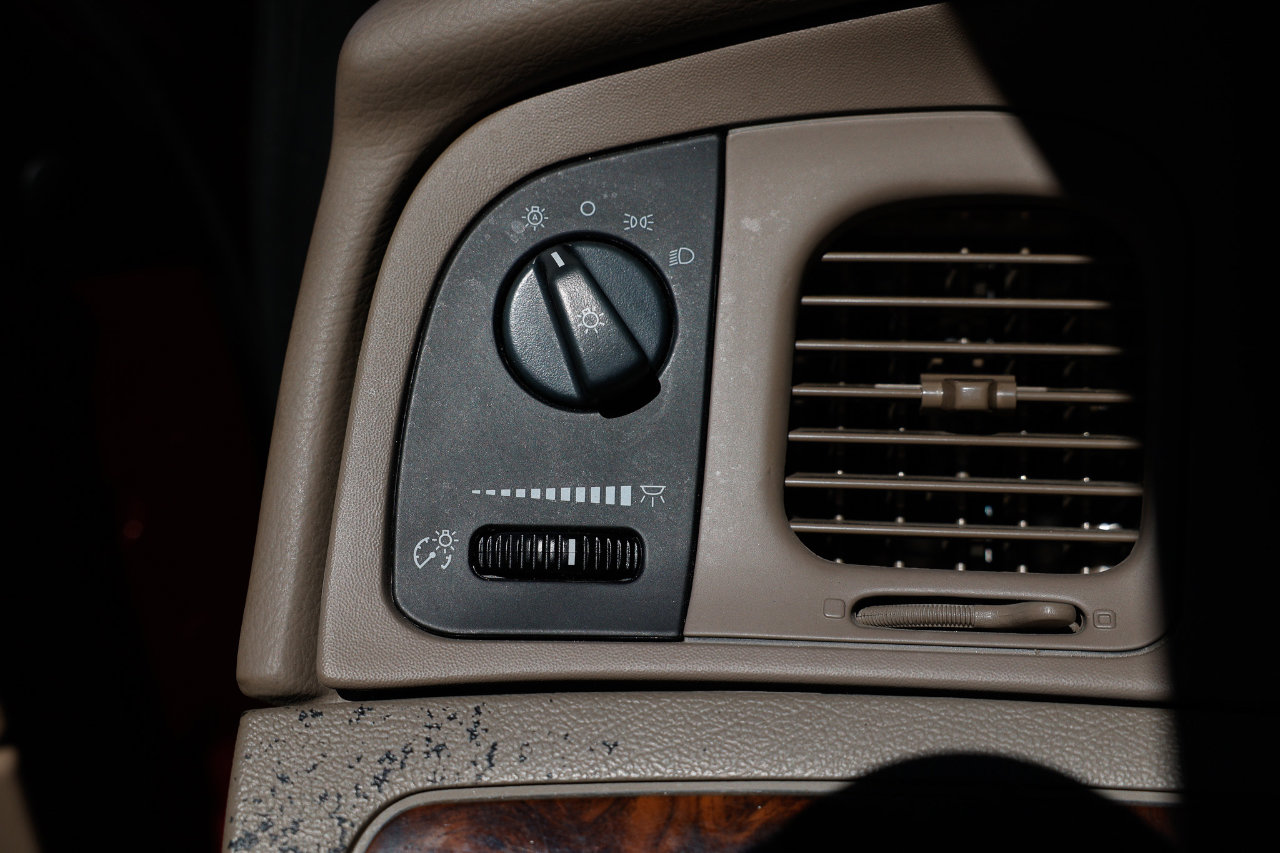 Used 2005 Mercury Grand Marquis GS image 36