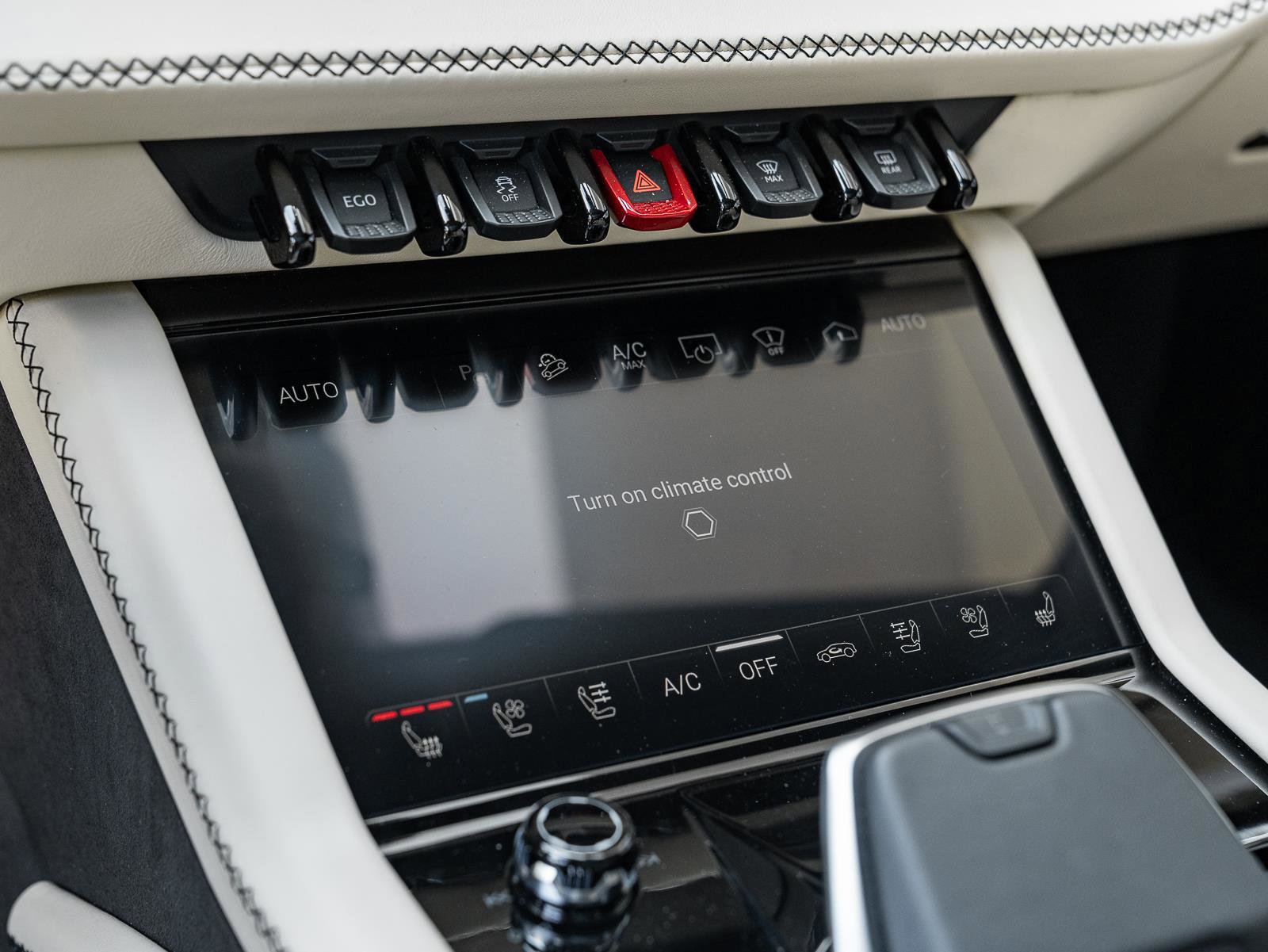 Used 2025 Lamborghini Urus SE image 42