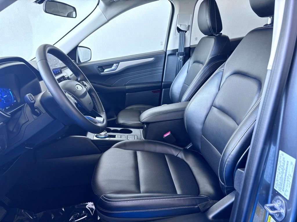 Used 2022 Ford Escape SEL w/ Technology Package image 18