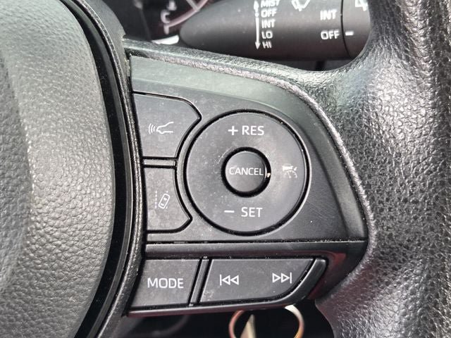 Used 2025 Toyota RAV4 LE FWD image 27