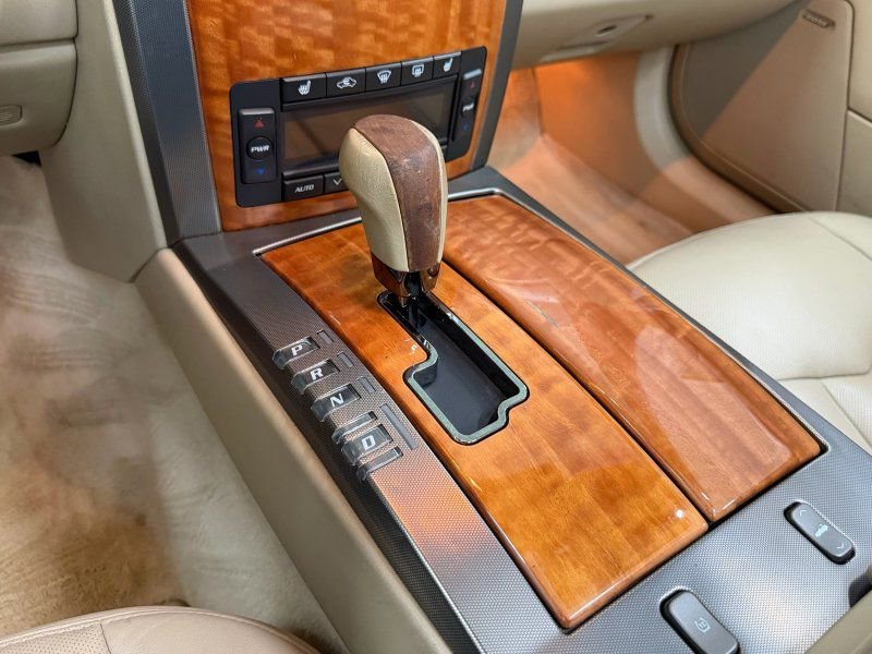 Used 2008 Cadillac XLR RWD image 24