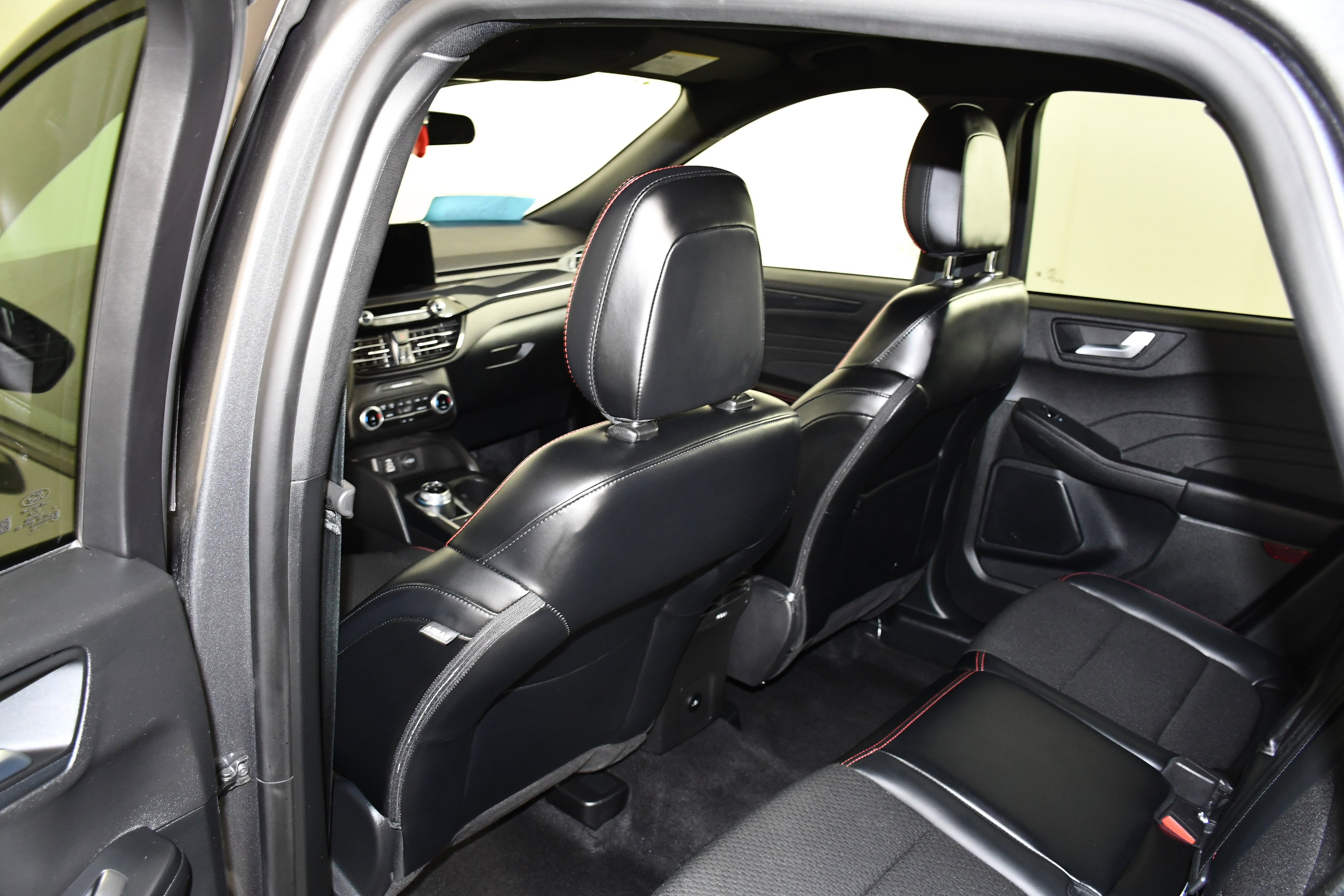 Used 2025 Ford Escape ST-Line image 45