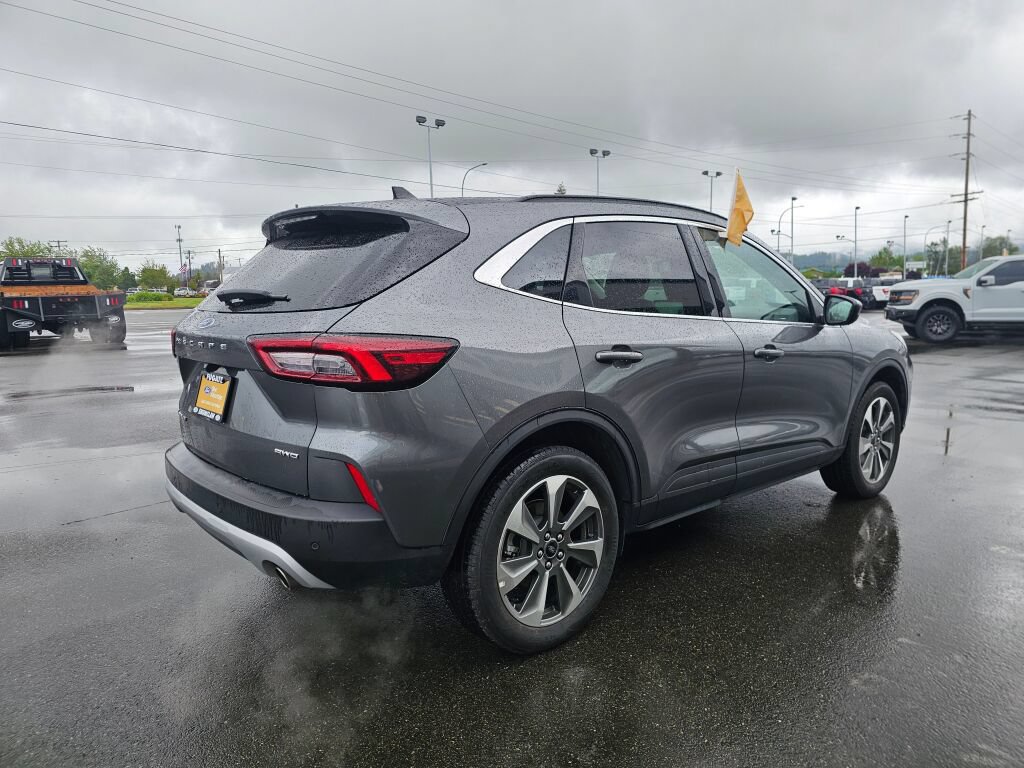 Certified 2025 Ford Escape Platinum AWD/4WD image 6