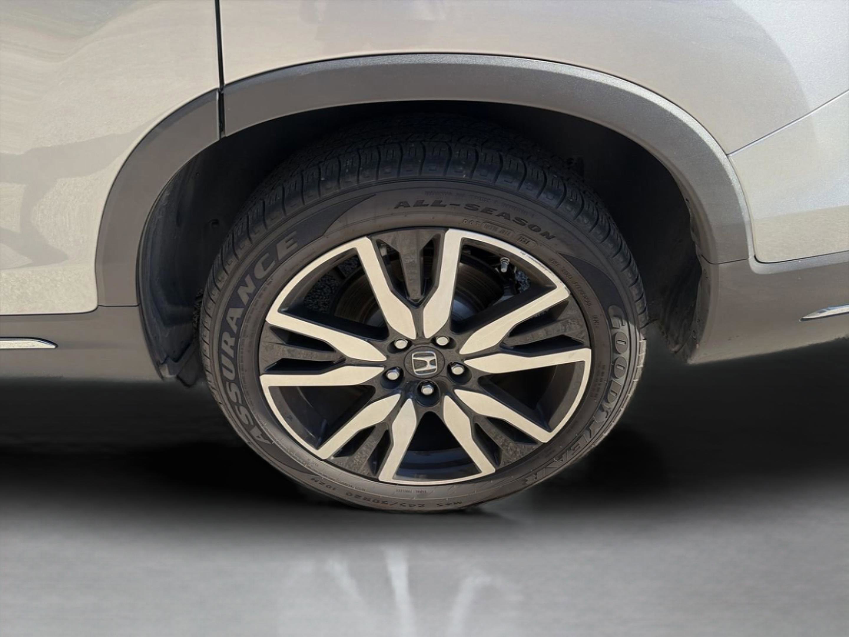 Certified 2021 Honda Pilot Touring image 26