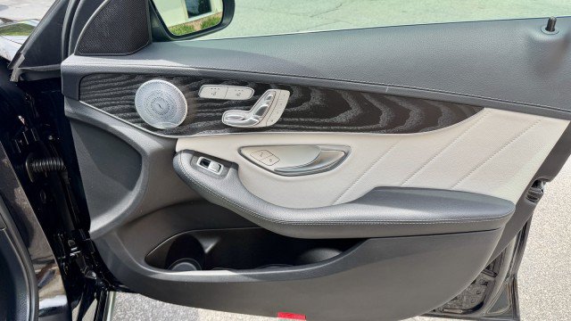 Used 2016 Mercedes-Benz C 300 4MATIC Sedan image 19