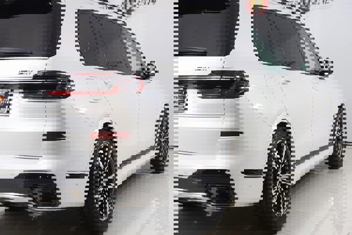 Used 2023 BMW X7 xDrive40i w/ M Sport Package image 53