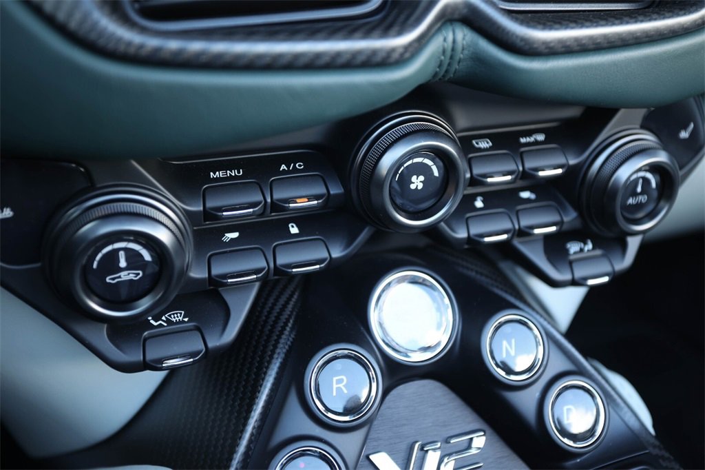 Used 2023 Aston Martin V12 Vantage Roadster image 36
