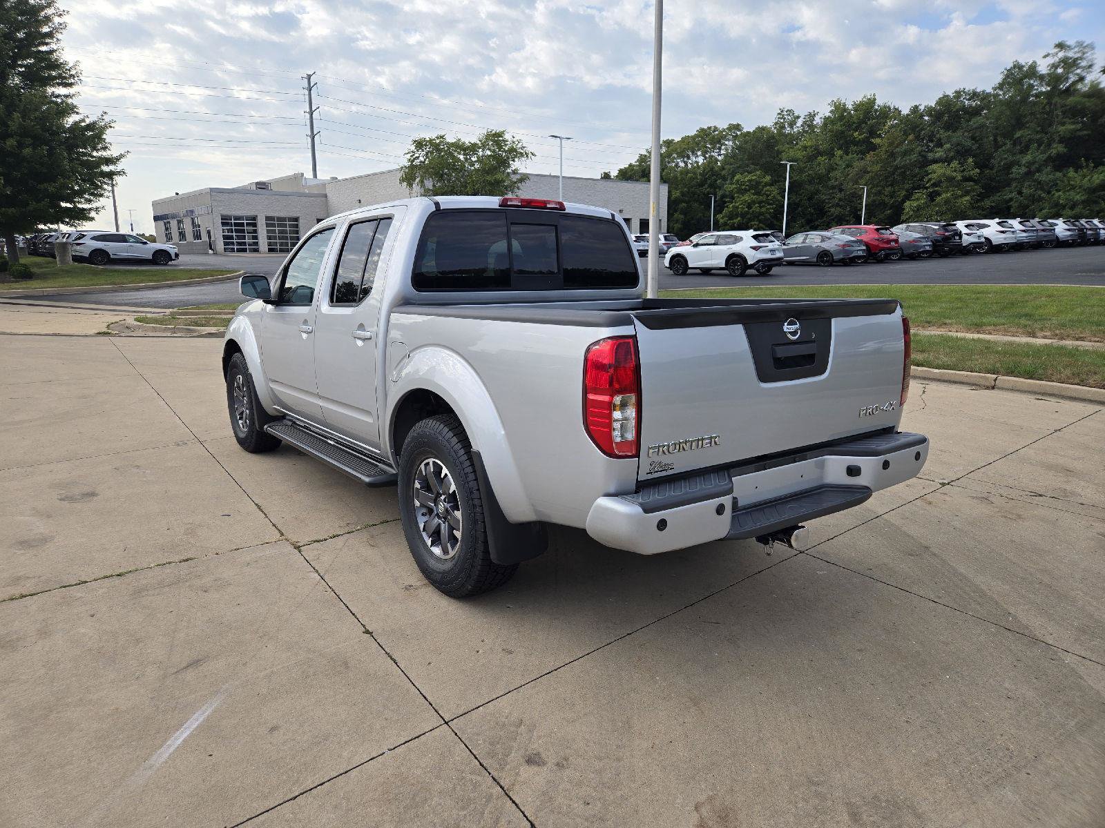 Used 2014 Nissan Frontier PRO-4X w/ Pro-4x Luxury Package AWD/4WD image 6