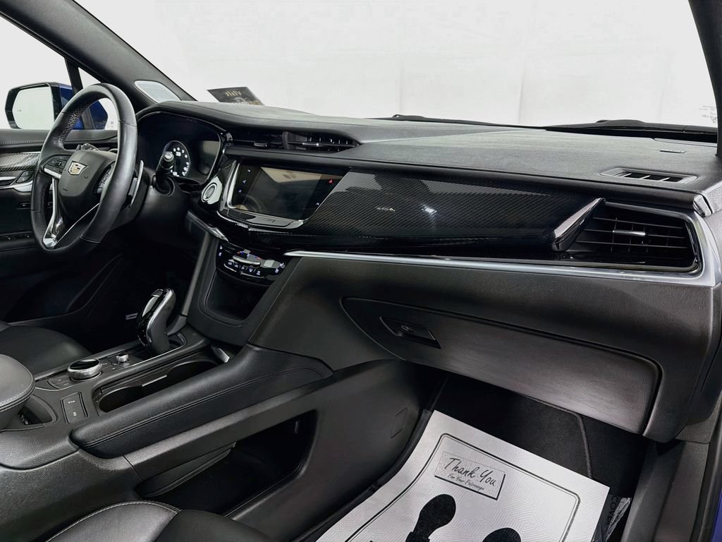 Used 2024 Cadillac XT6 Sport w/ Technology Package AWD/4WD image 33