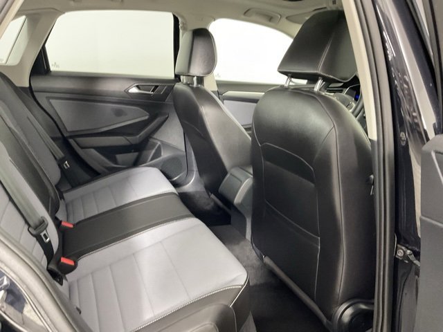 Used 2025 Volkswagen Jetta SE image 17