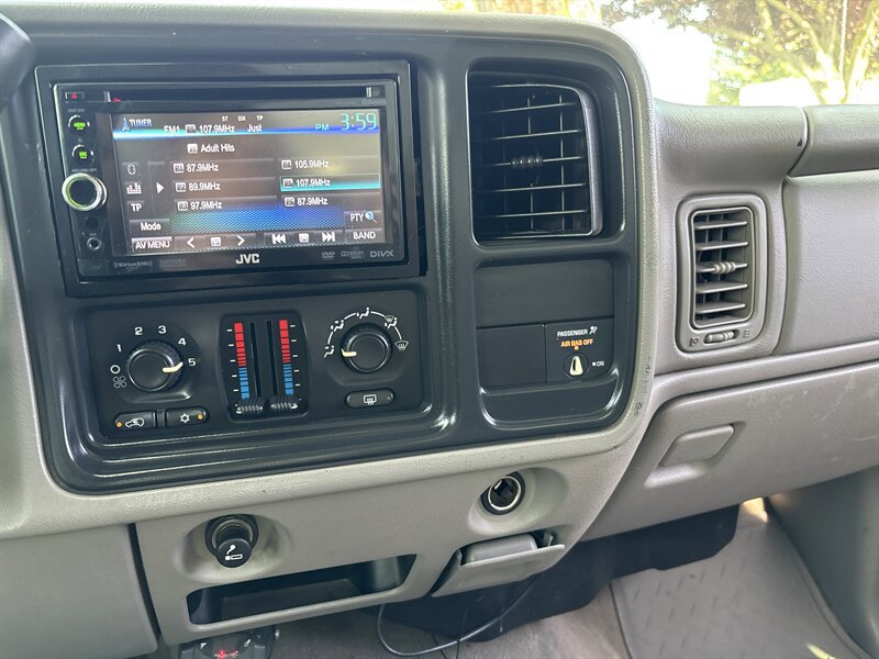 Used 2005 GMC Sierra 2500 SLE w/ Skid Plate Package AWD/4WD image 42