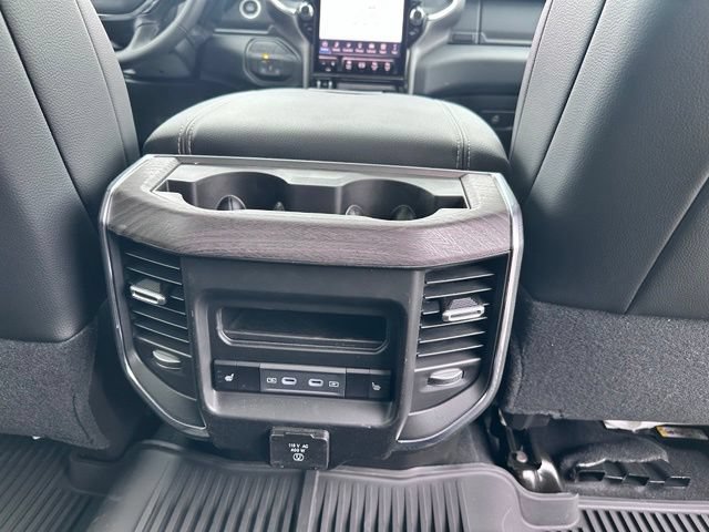 New 2026 RAM 3500 Laramie AWD/4WD image 32