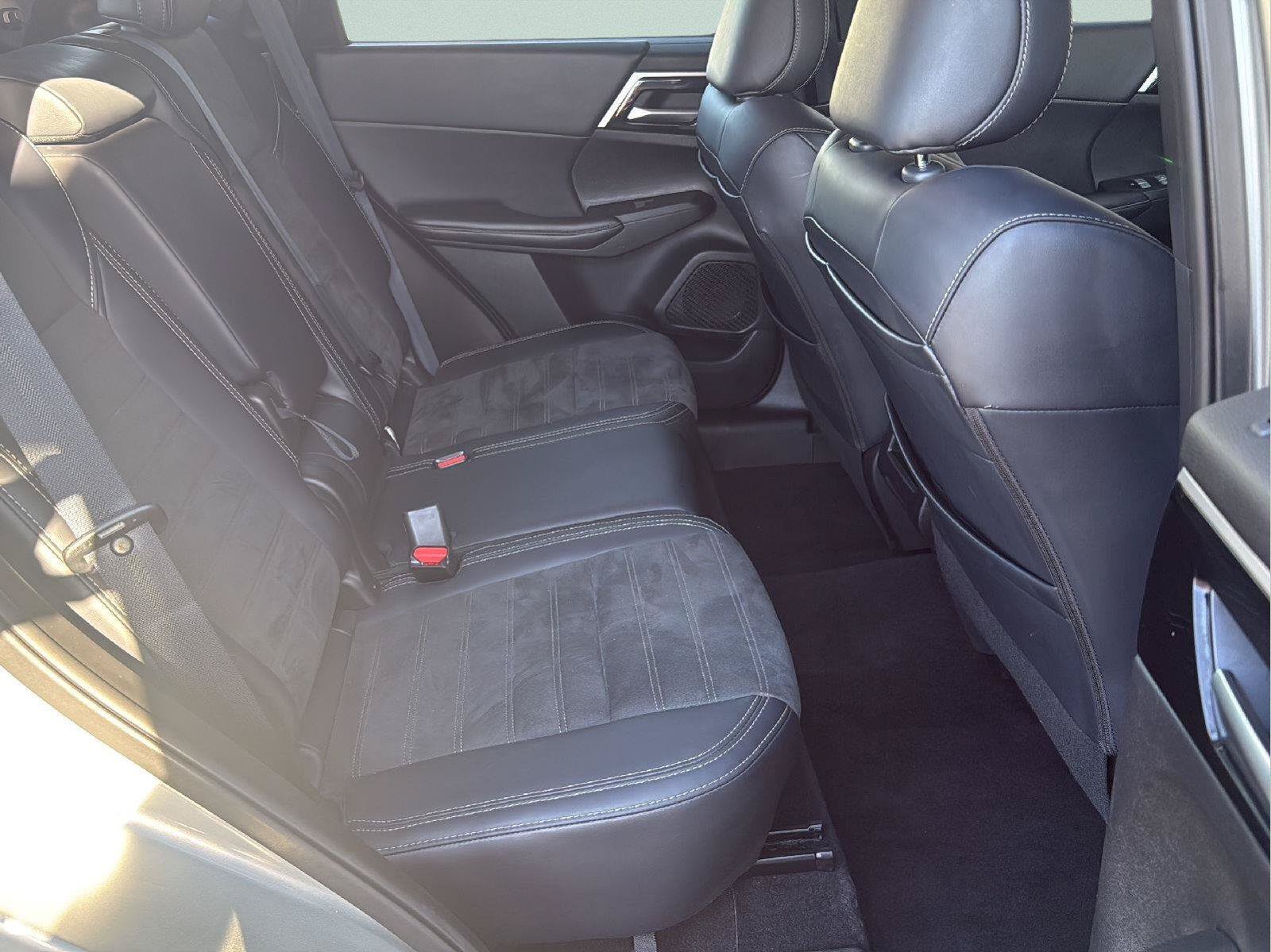 Used 2024 Mitsubishi Outlander SE FWD image 21