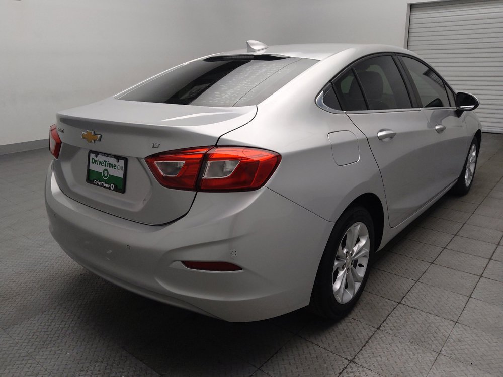Used 2019 Chevrolet Cruze LT w/ Convenience Package FWD image 9