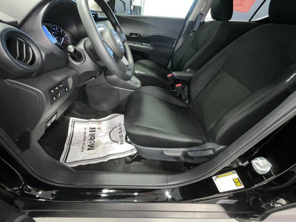 Certified 2025 Nissan Kicks Play S image 32