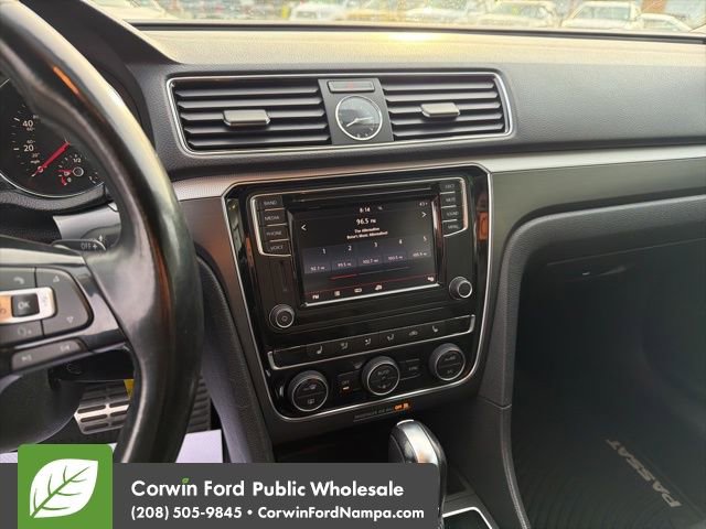 Used 2017 Volkswagen Passat 1.8T R-Line image 19