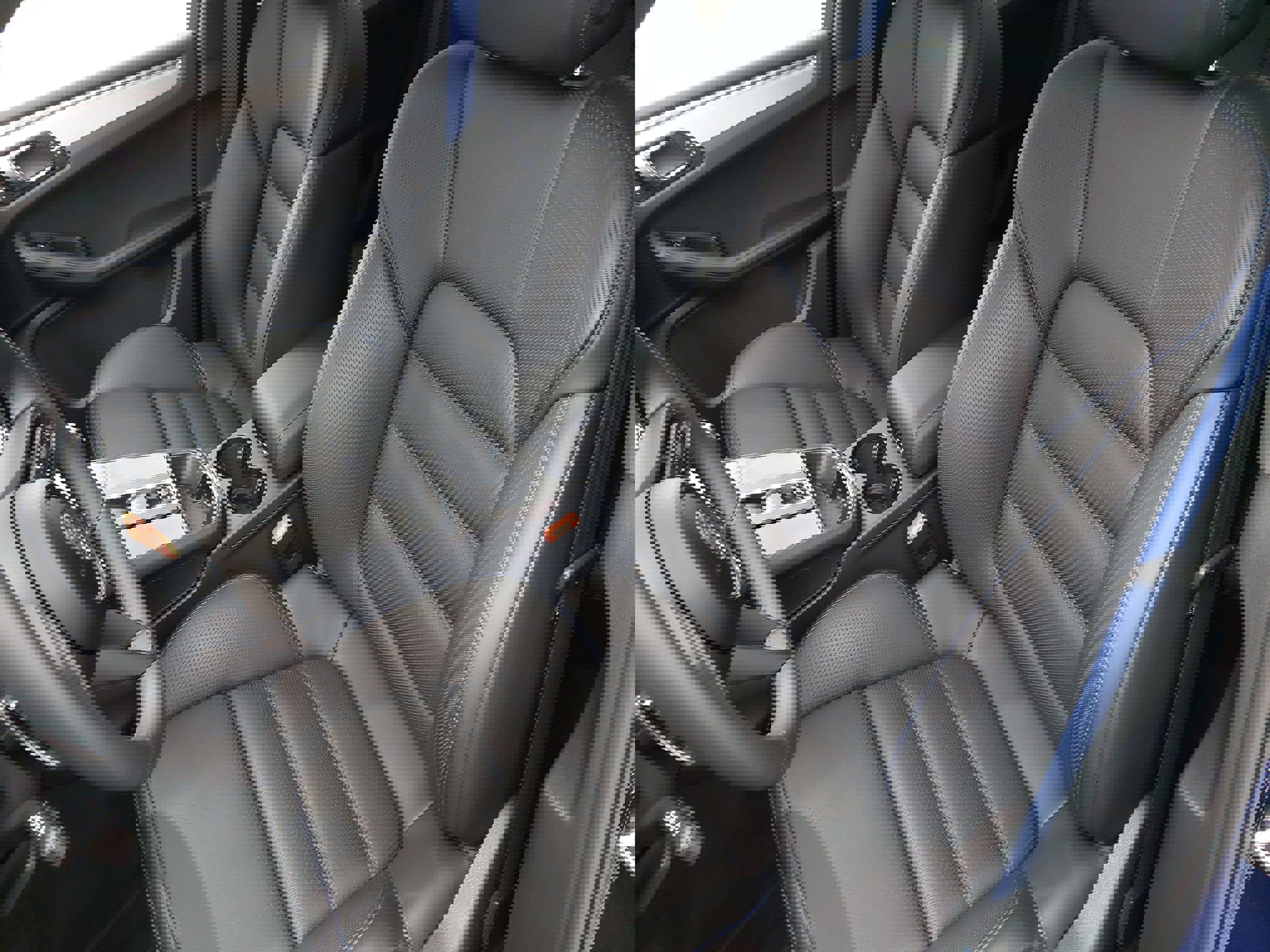 Used 2025 Porsche Macan Turbo image 5