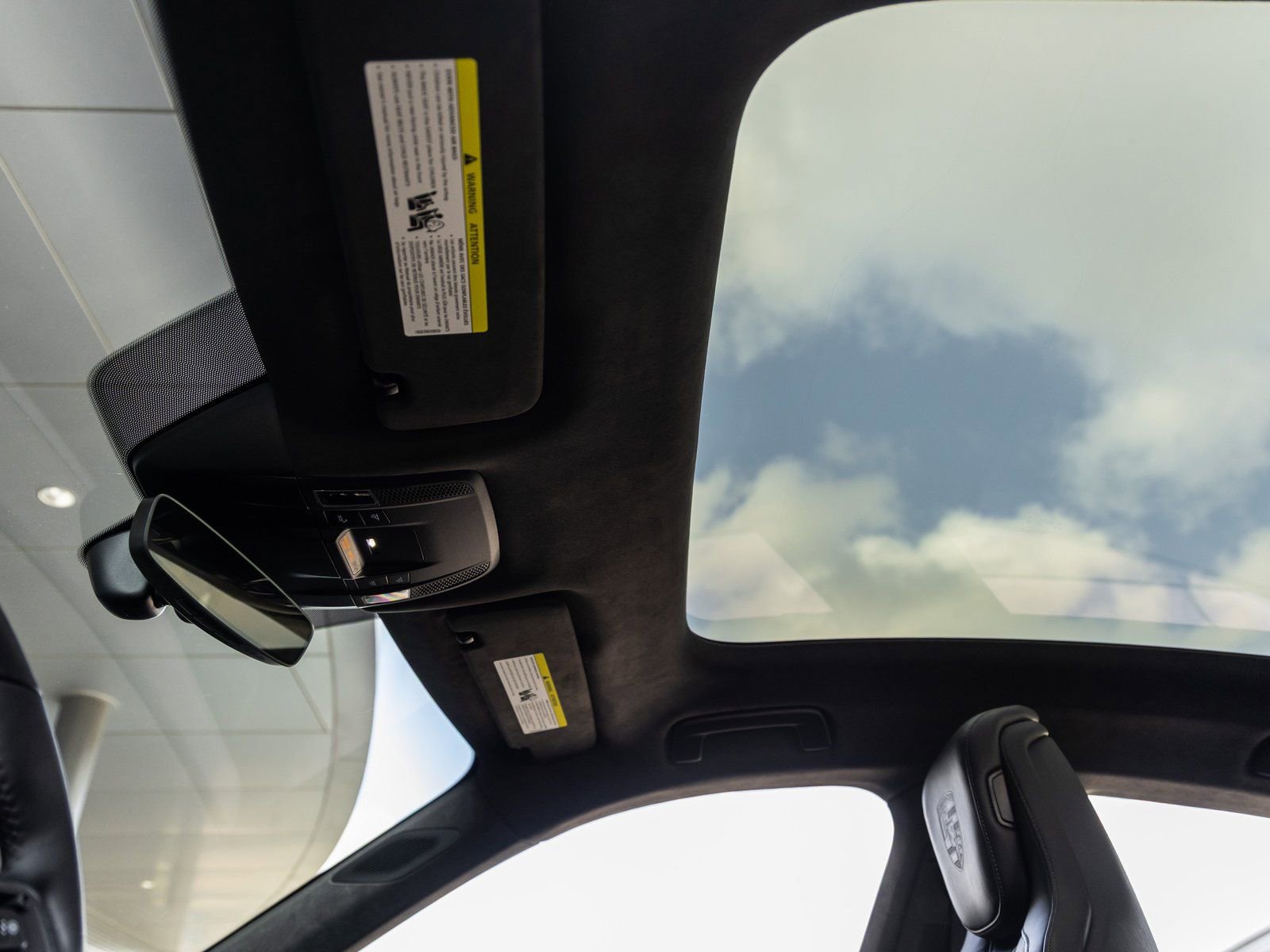 Used 2025 Porsche Taycan GTS image 28