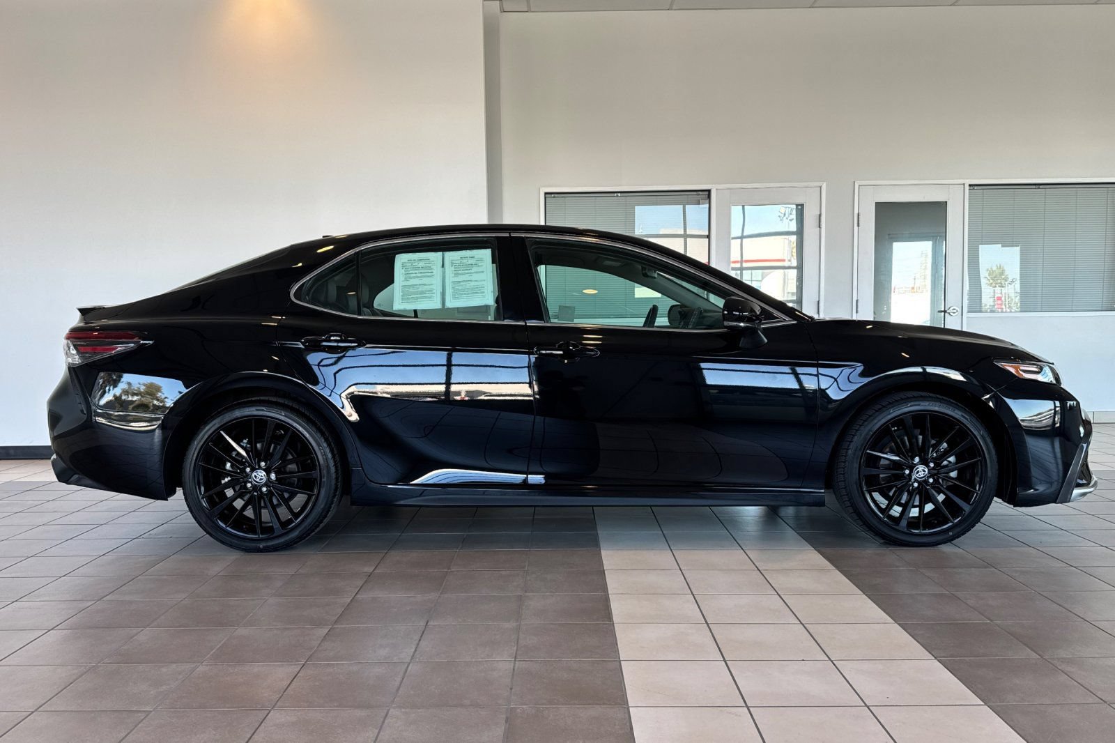 Certified 2021 Toyota Camry XSE FWD image 3