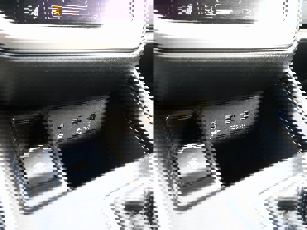 Used 2022 Subaru Outback Premium image 38