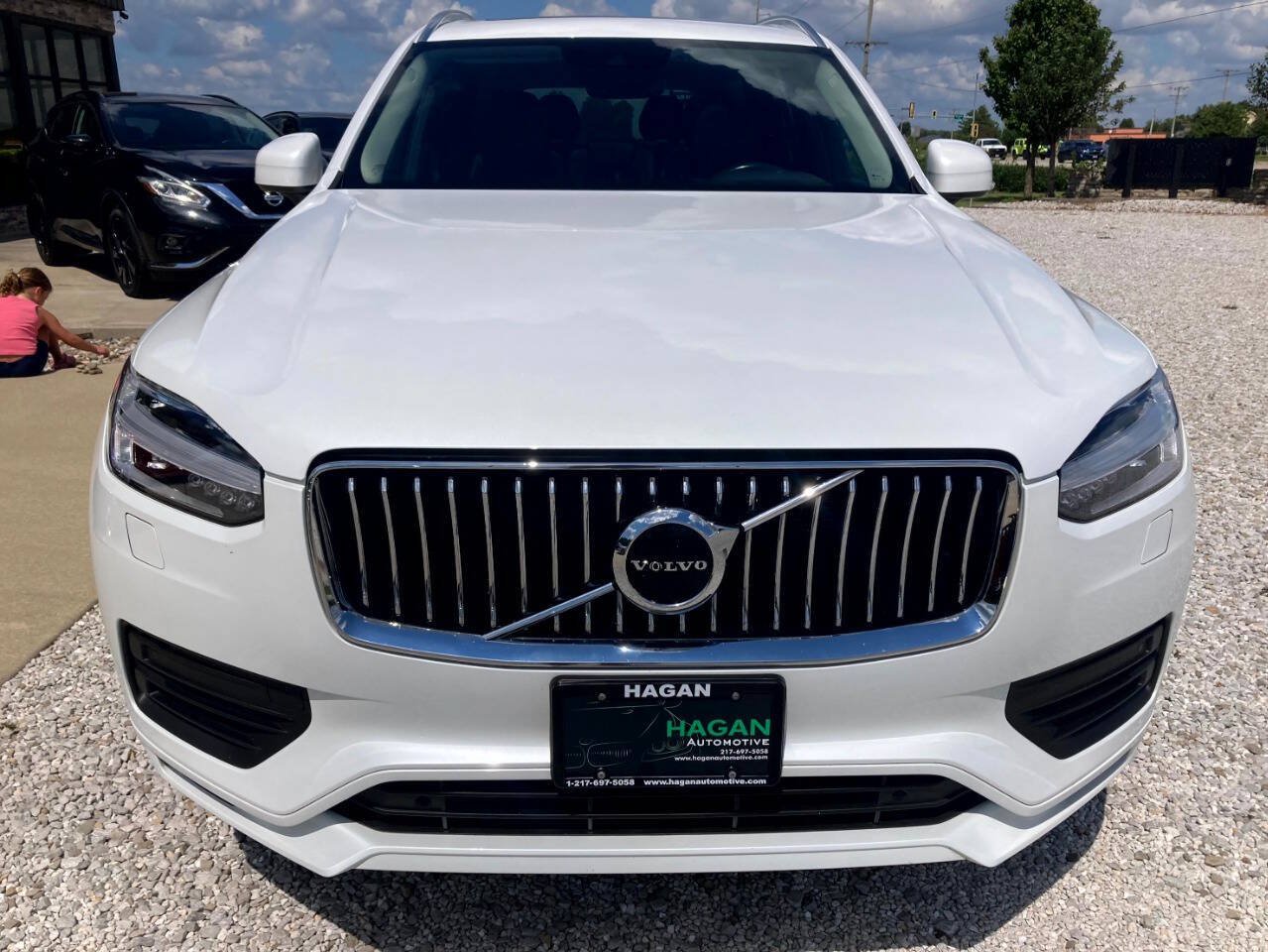 Used 2022 Volvo XC90 T6 Momentum w/ Climate Package AWD/4WD image 3