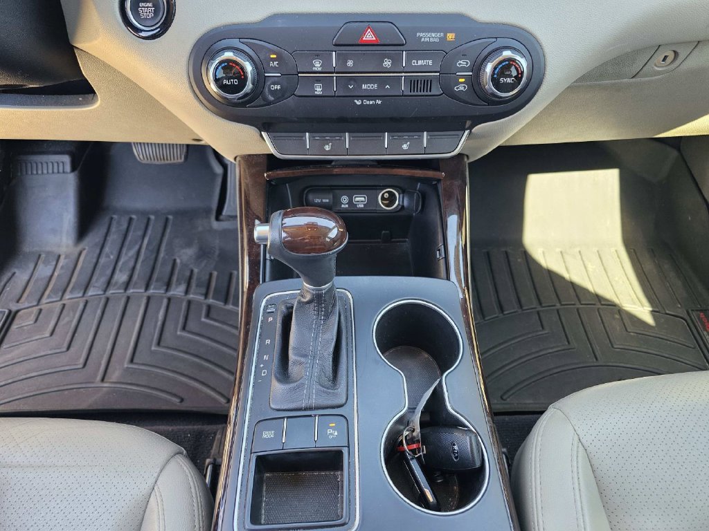 Used 2017 Kia Sorento EX w/ EX Premium Package FWD image 29