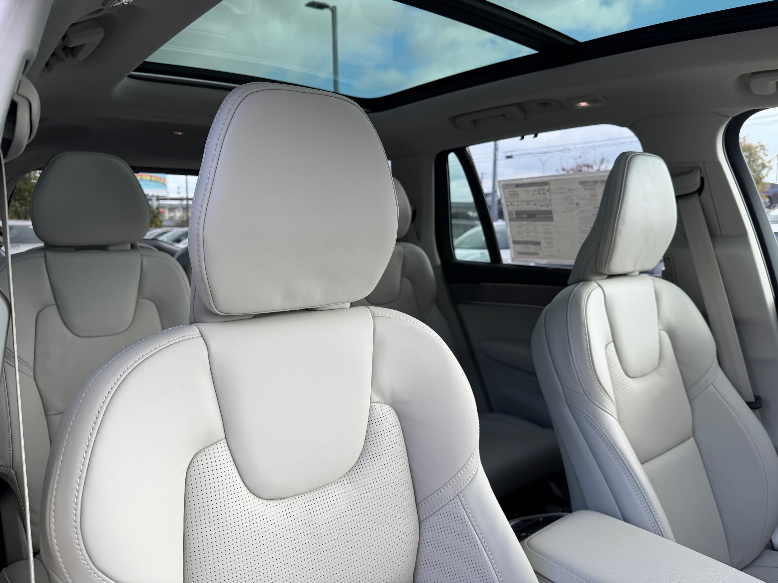 New 2026 Volvo XC90 B6 Ultra w/ Protection Package AWD/4WD image 9