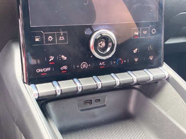 Certified 2026 GMC Terrain Elevation AWD/4WD image 14