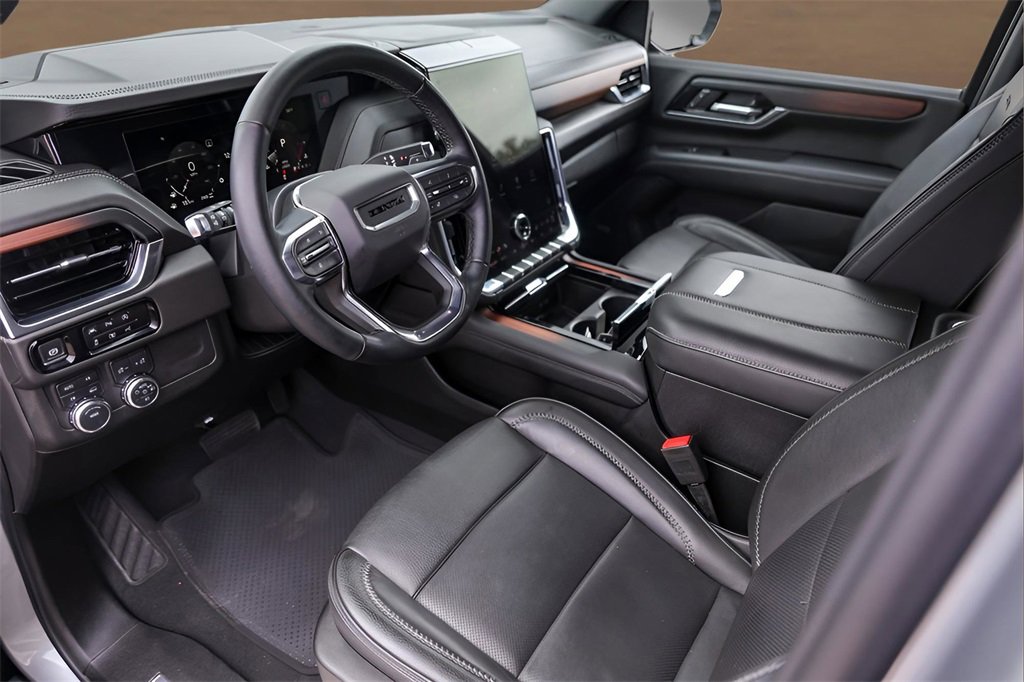 Used 2025 GMC Yukon Denali image 10