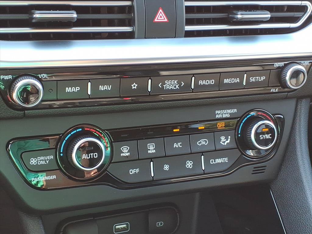Used 2020 Kia Niro EX Premium FWD image 30