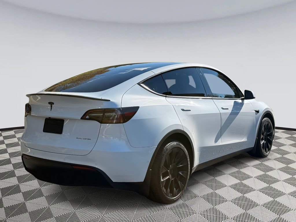 Used 2022 Tesla Model Y Long Range video 2