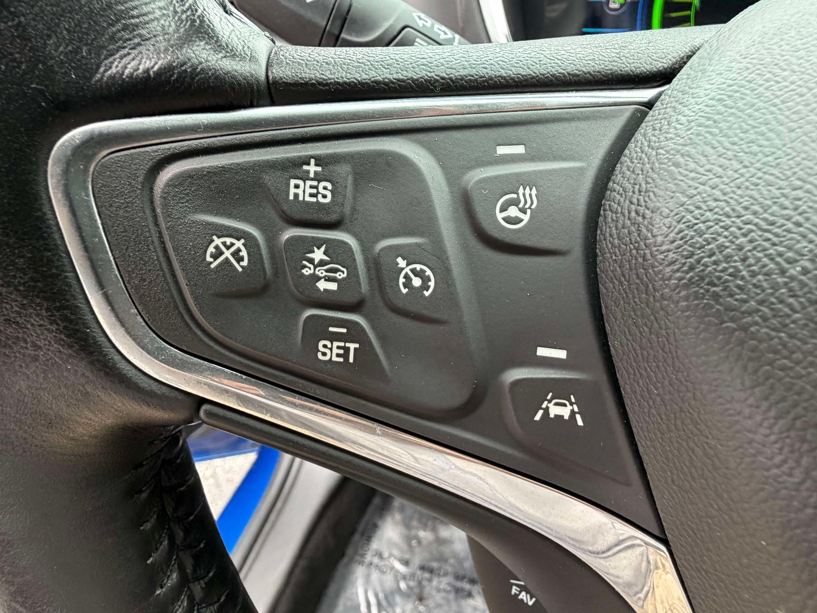 Used 2016 Chevrolet Volt Premier w/ Driver Confidence Package FWD image 14