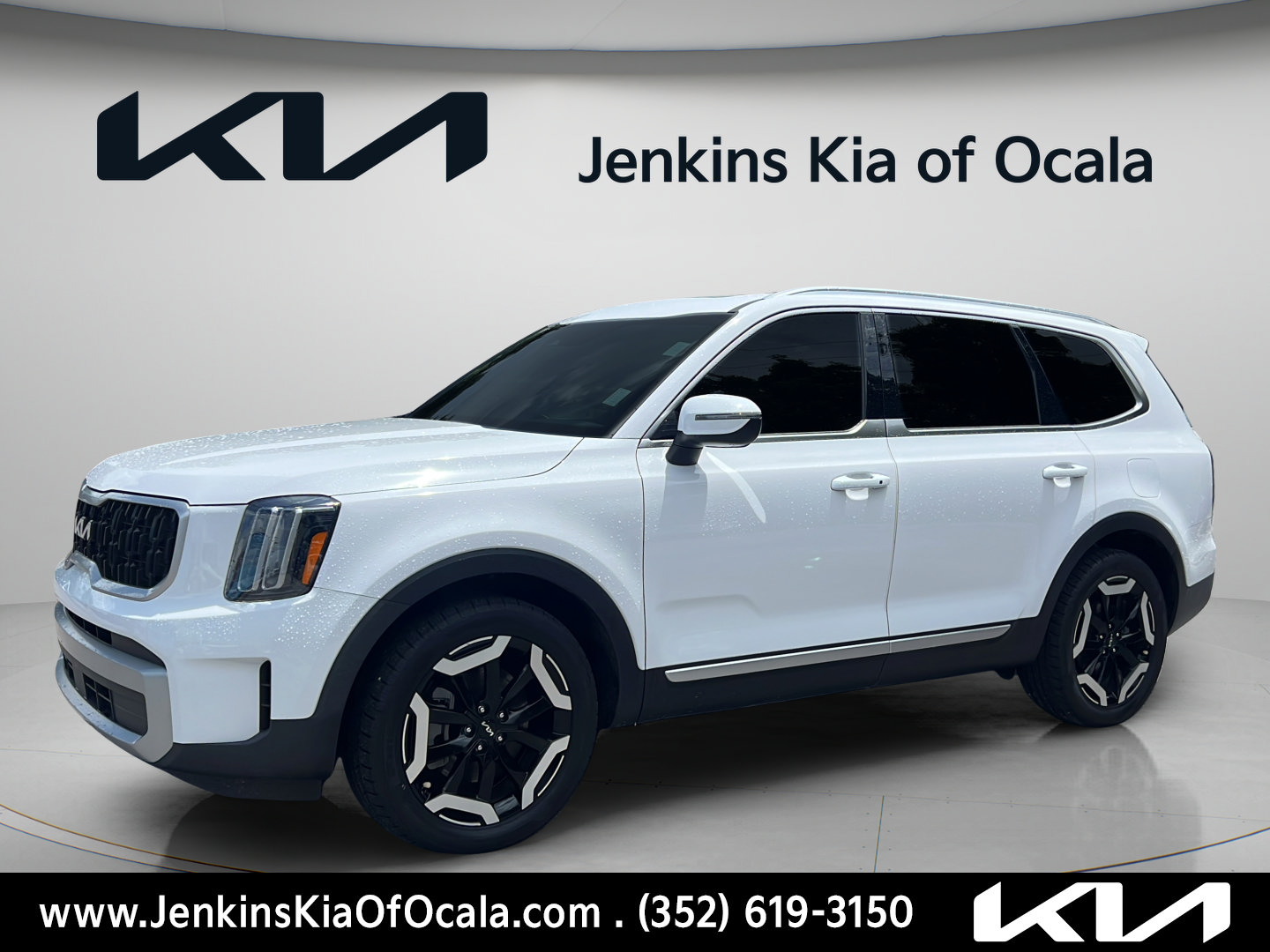 Certified 2023 Kia Telluride EX w/ EX Captain's Chair Package FWD image 7