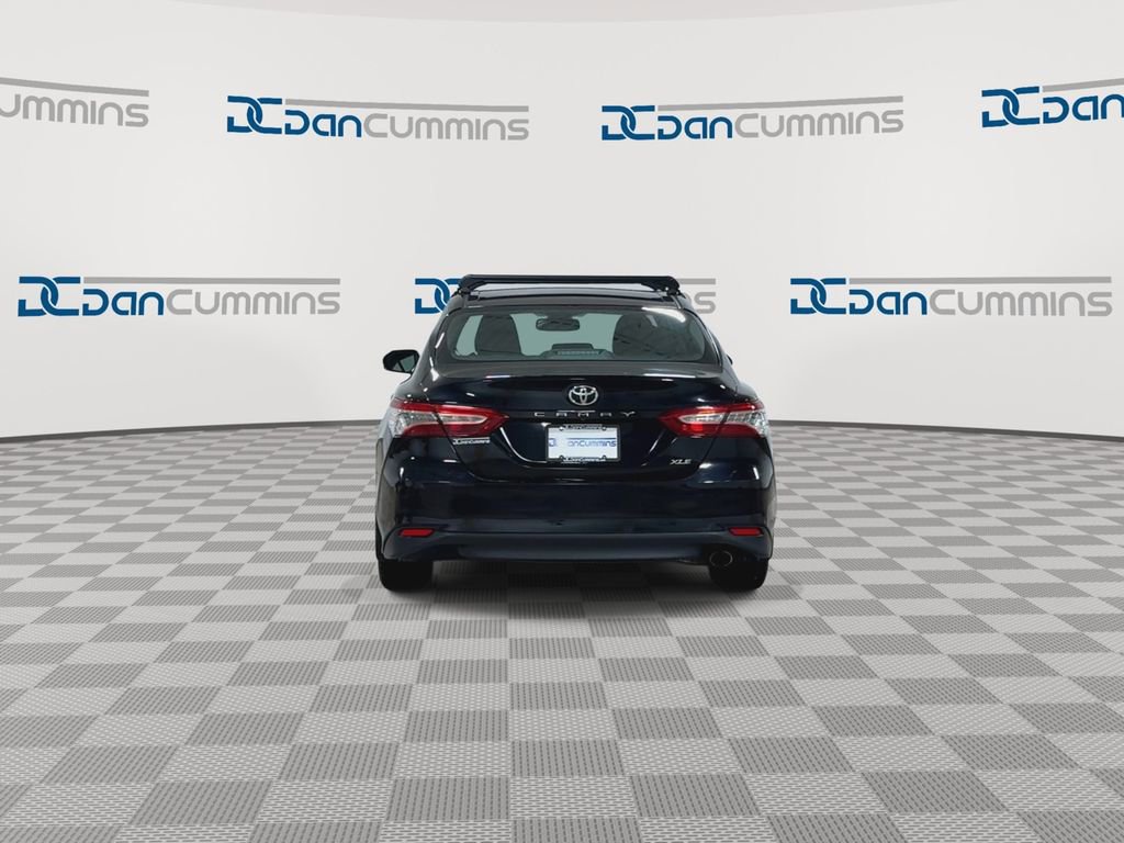 Used 2018 Toyota Camry XLE FWD image 8