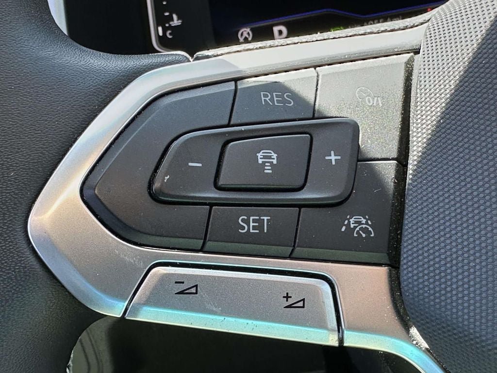 Used 2022 Volkswagen Atlas SEL AWD/4WD image 34