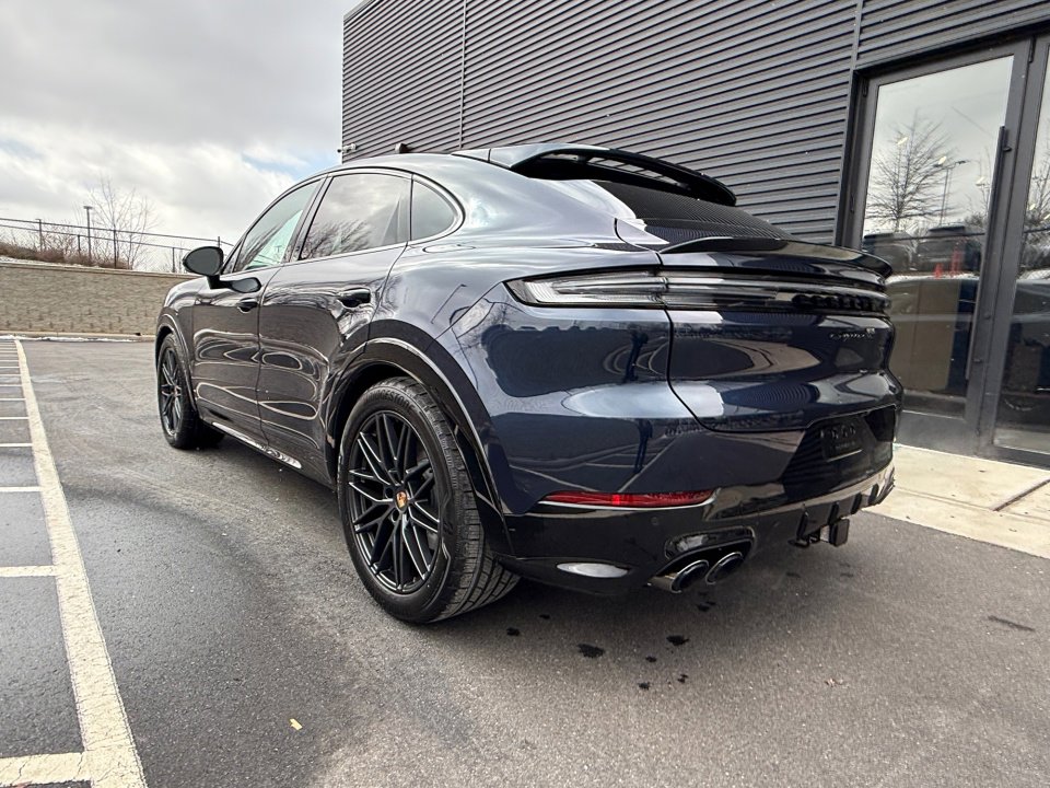 New 2026 Porsche Cayenne GTS image 3