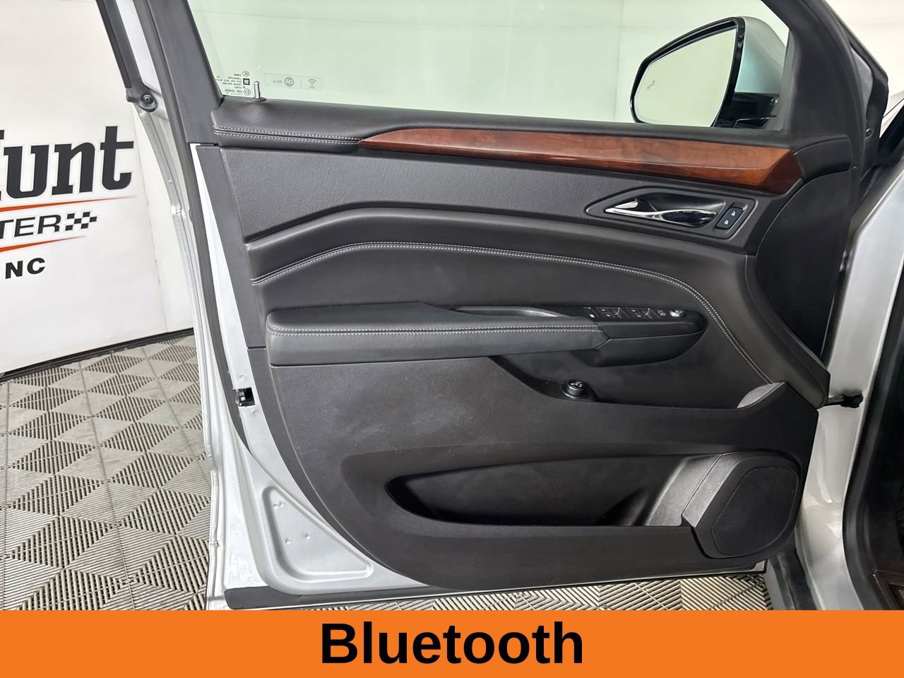 Used 2016 Cadillac SRX Luxury w/ Driver Awareness Package FWD image 9