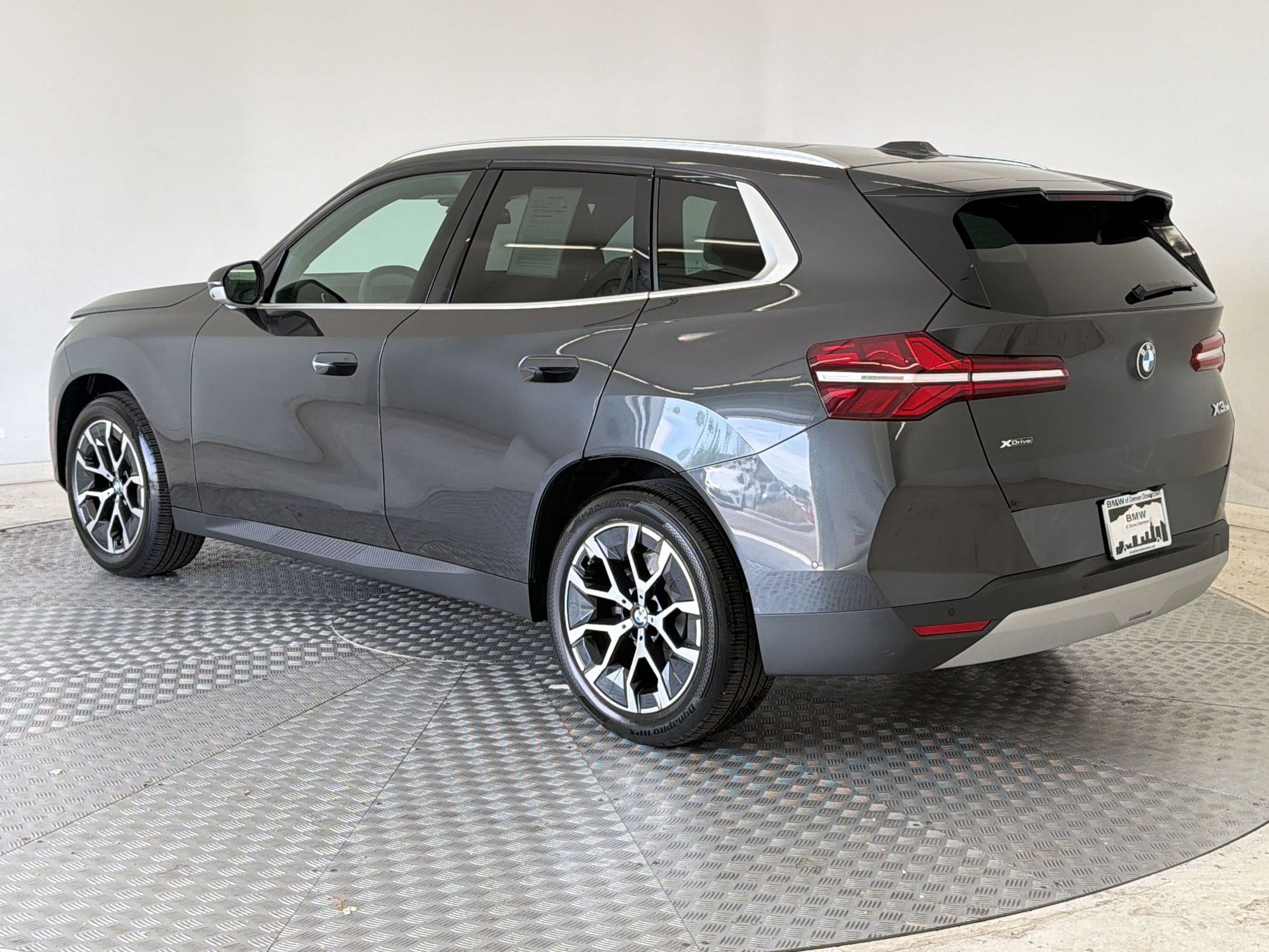 Used 2025 BMW X3 xDrive30i w/ Premium Package image 3