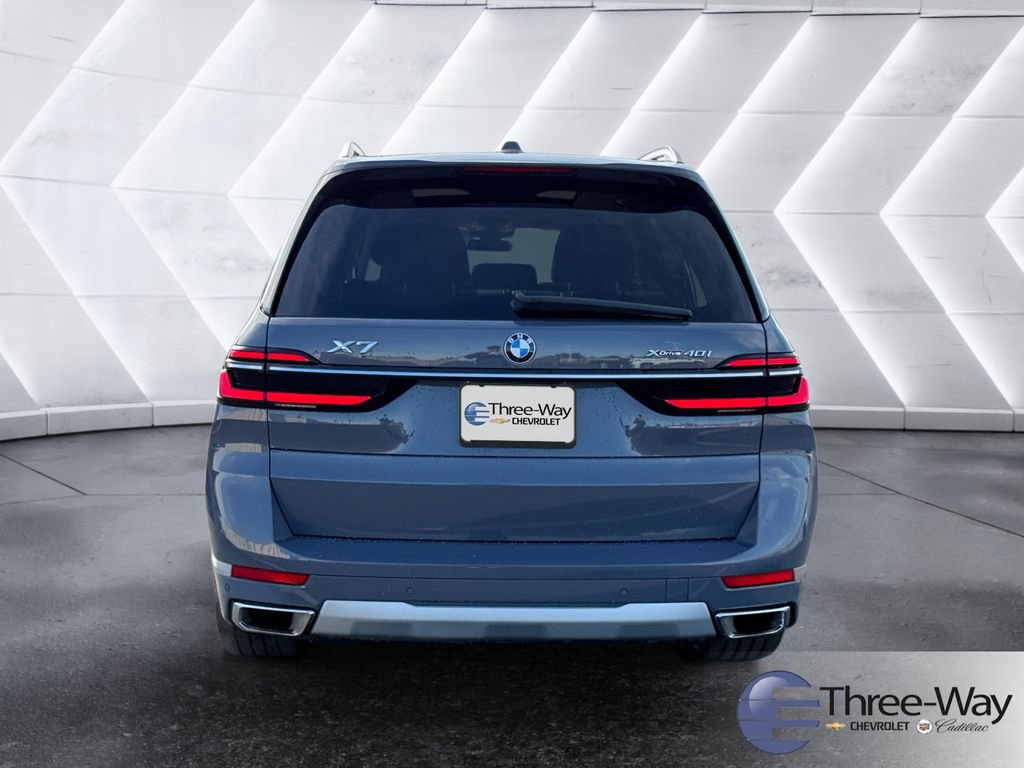 Used 2023 BMW X7 xDrive40i w/ Premium Package image 4