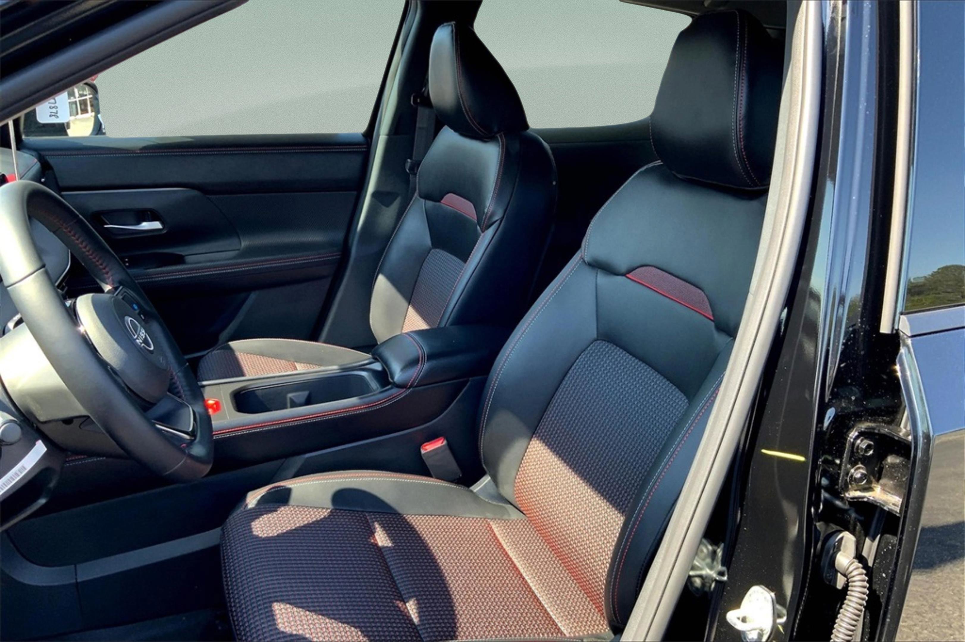 New 2025 Nissan Kicks SR image 10