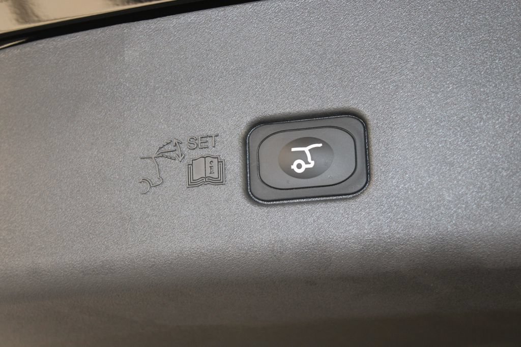 New 2026 Lincoln Nautilus Reserve AWD/4WD image 16